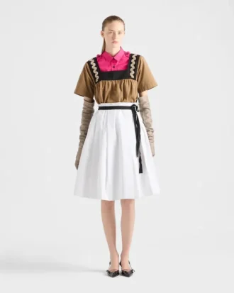 Falda de gabardina con cinturón