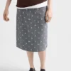 Falda midi de lana con rayas finas y adornos Falda midi de lana con rayas finas y adornos