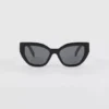 Gafas de sol con el logotipo de Prada Gafas de sol con el logotipo de Prada