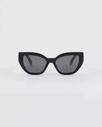 Gafas de sol con el logotipo de Prada