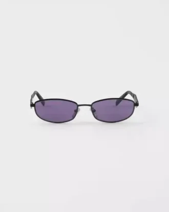 Gafas de sol con el logotipo de Prada