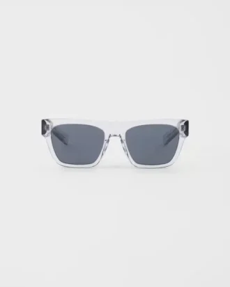 Gafas de sol con el logotipo de Prada