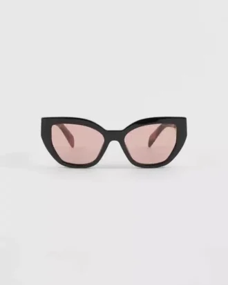Gafas de sol con el logotipo de Prada