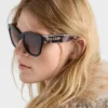 Gafas de sol con el logotipo de Prada Gafas de sol con el logotipo de Prada