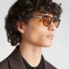 Gafas de sol con el logotipo de Prada Gafas de sol con el logotipo de Prada