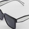 Gafas de sol con el logotipo de Prada Gafas de sol con el logotipo de Prada