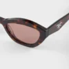 Gafas de sol con el logotipo de Prada Gafas de sol con el logotipo de Prada