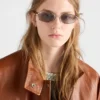 Gafas de sol con el logotipo de Prada Gafas de sol con el logotipo de Prada