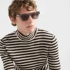 Gafas de sol con el logotipo de Prada