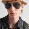 Gafas de sol con el logotipo de Prada