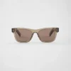 Gafas de sol con la icónica placa metálica Gafas de sol con la icónica placa metálica