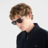 Gafas de sol con la icónica placa metálica Gafas de sol con la icónica placa metálica