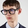 Gafas de sol con la icónica placa metálica Gafas de sol con la icónica placa metálica