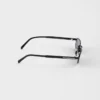 Gafas de sol con la icónica placa metálica