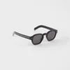Gafas de sol con la icónica placa metálica Gafas de sol con la icónica placa metálica
