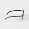Gafas de sol con la icónica placa metálica