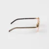 Gafas de sol con la icónica placa metálica