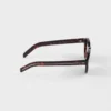 Gafas de sol con la icónica placa metálica Gafas de sol con la icónica placa metálica