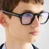 Gafas de sol con la icónica placa metálica Gafas de sol con la icónica placa metálica