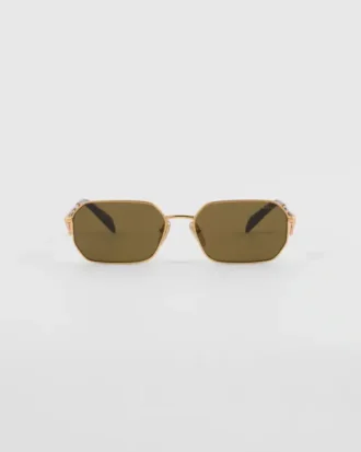 Gafas de sol con logotipo triangular