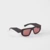 Gafas de sol con logotipo triangular Gafas de sol con logotipo triangular