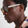Gafas de sol con placa metálica icónica Gafas de sol con placa metálica icónica