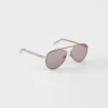 Gafas de sol Prada con la icónica placa metálica Gafas de sol Prada con la icónica placa metálica