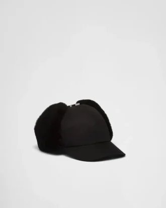 Gorro de Re-Nylon y piel de oveja