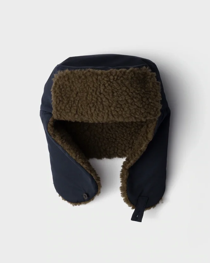 Gorro de trapero de popelín con forro polar Gorro de trapero de popelín con forro polar