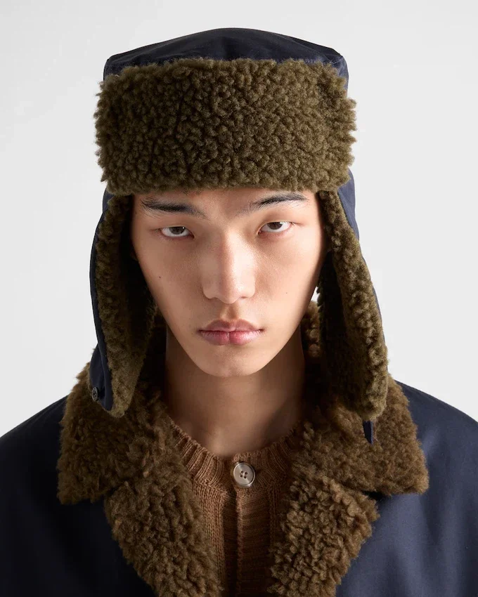 Gorro de trapero de popelín con forro polar Gorro de trapero de popelín con forro polar