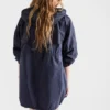 Impermeable ligero con capucha de Re-Nylon Impermeable ligero con capucha de Re-Nylon