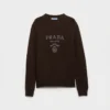 Jersey de cuello redondo con logotipo de Prada en cachemira y lana Jersey de cuello redondo con logotipo de Prada en cachemira y lana