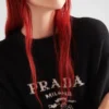 Jersey de cuello redondo con logotipo de Prada en cachemira y lana Jersey de cuello redondo con logotipo de Prada en cachemira y lana