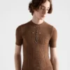 Jersey de cuello redondo de lana con tachuelas Jersey de cuello redondo de lana con tachuelas