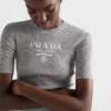 Jersey de seda de cuello redondo con logotipo Jersey de seda de cuello redondo con logotipo