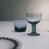 Juego de dos copas de vino tinto de cristal – Plinth Juego de dos copas de vino tinto de cristal – Plinth