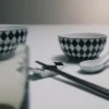 Juego de dos cuencos de porcelana para arroz o cereales – Tablero de ajedrez