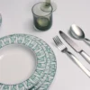 Juego de dos platos llanos de porcelana – Verde Viena Juego de dos platos llanos de porcelana – Verde Viena