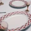 Juego de dos platos llanos de porcelana – Vienna Red Juego de dos platos llanos de porcelana – Vienna Red
