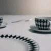 Juego de dos tazas de capuchino de porcelana – Tablero de ajedrez