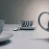 Juego de dos tazas de té de porcelana – Rayas Juego de dos tazas de té de porcelana – Rayas