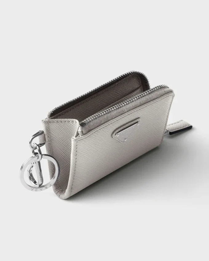 Mini bolsa de piel Saffiano con llavero Mini bolsa de piel Saffiano con llavero