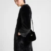 Mini bolso de mano acolchado de terciopelo Mini bolso de mano acolchado de terciopelo