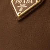 Mini bolso Prada Re-Edition 2005 de nubuck y piel Saffiano Mini bolso Prada Re-Edition 2005 de nubuck y piel Saffiano