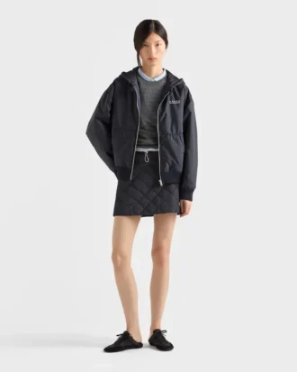 Minifalda ligera de Re-Nylon acolchado Minifalda ligera de Re-Nylon acolchado