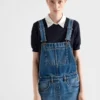 Minivestido tipo peto de denim Minivestido tipo peto de denim
