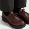 Mocasines de cuero con cordones Mocasines de cuero con cordones