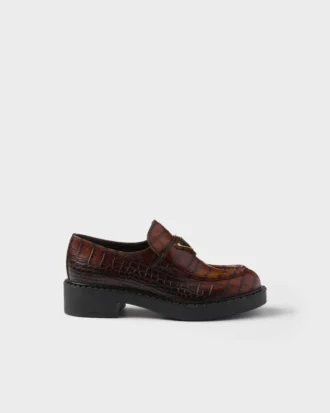 Mocasines de piel con estampado de cocodrilo en color Chocolate