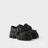 Mocasines de piel con tachuelas Monolith Mocasines de piel con tachuelas Monolith