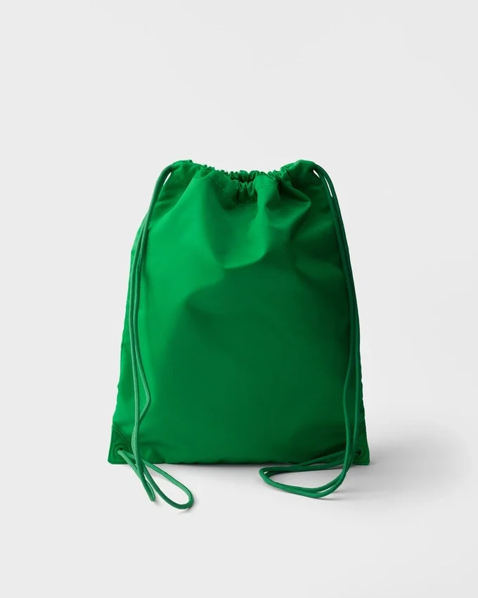 Mochila con cordón de Re-Nylon Mochila con cordón de Re-Nylon